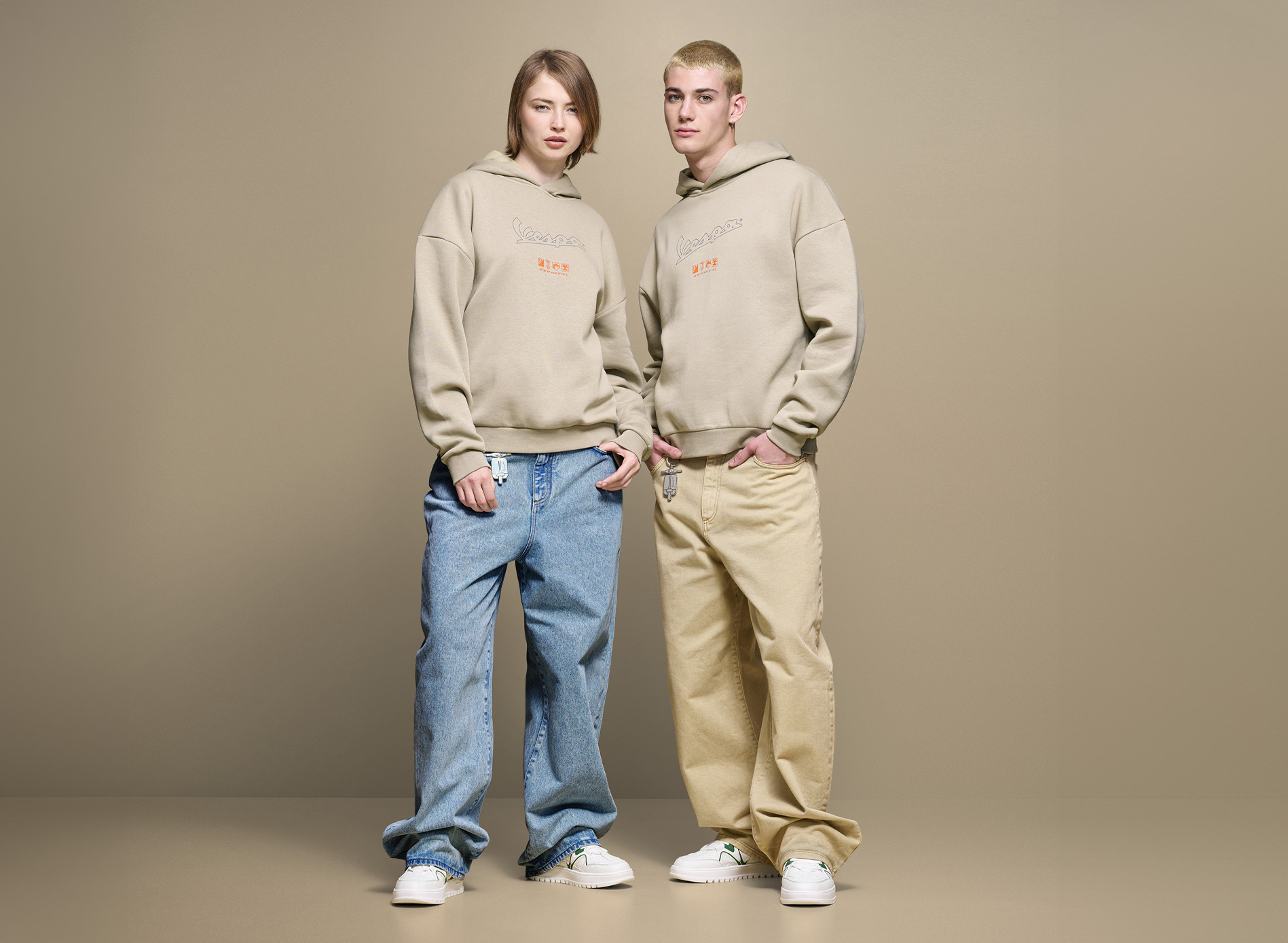Vespa Felpa con cappuccio Nomad beige collezione DEC